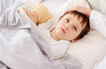小孩免疫力下(xia)降的症(zheng)状 小孩生病后如何提升免疫力