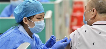 钟南山呼吁未成年人和老人加强疫苗接种